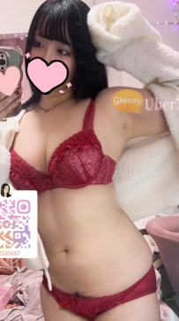 🍑 紗英  165cm・Fカップ・50kg· 上圍超有料，視線完全無法移開 · 她主動貼近時，那